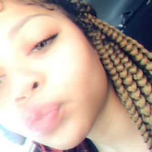 Meet your Posher, Alexia